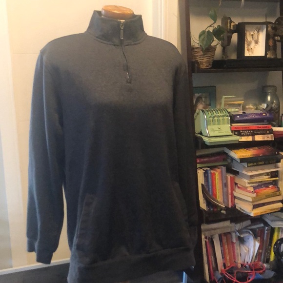 Club room pull over - Picture 2 of 5